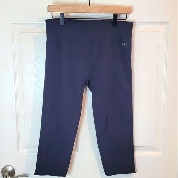 Champion Pants - CHAMPION Women's Capri Leggings